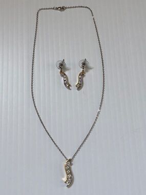 Silver 5 stone cubic zirconia necklace and earrings